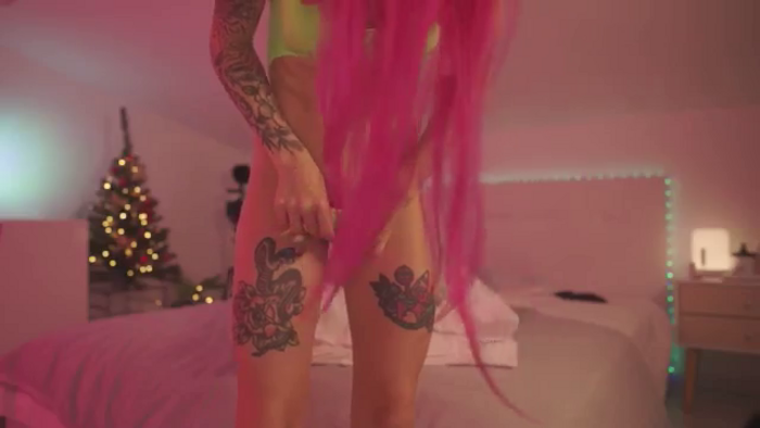 Sarah_Pink