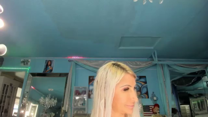 ADRIANA_FOX