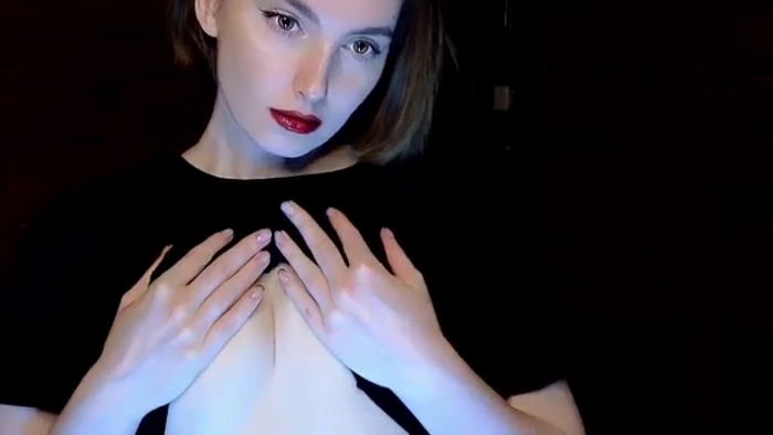 Red_Lips_Girl
