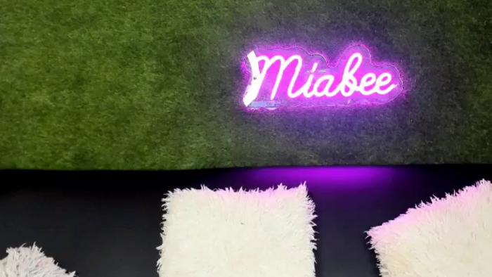 Mia_Bae