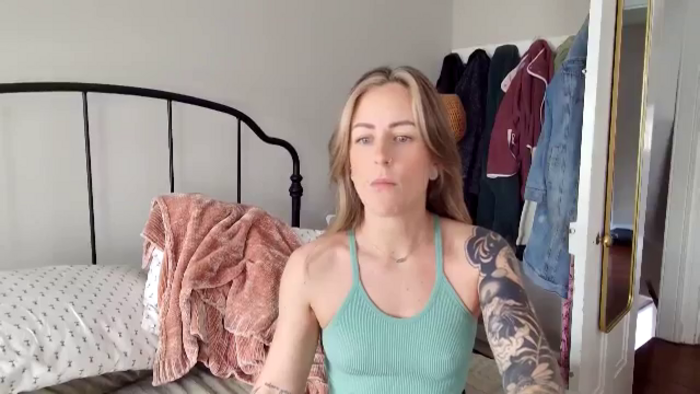 Lena_bee