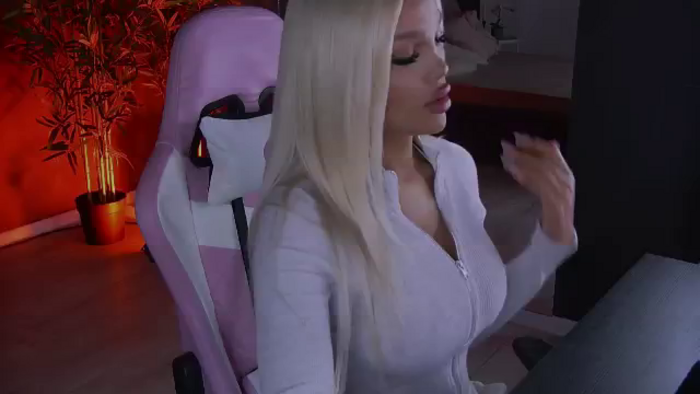 Shayblonde