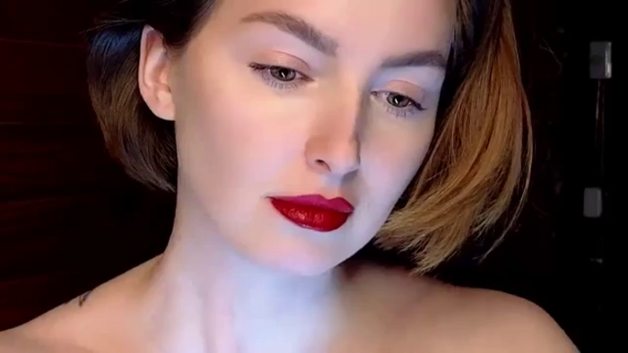 Red_Lips_Girl