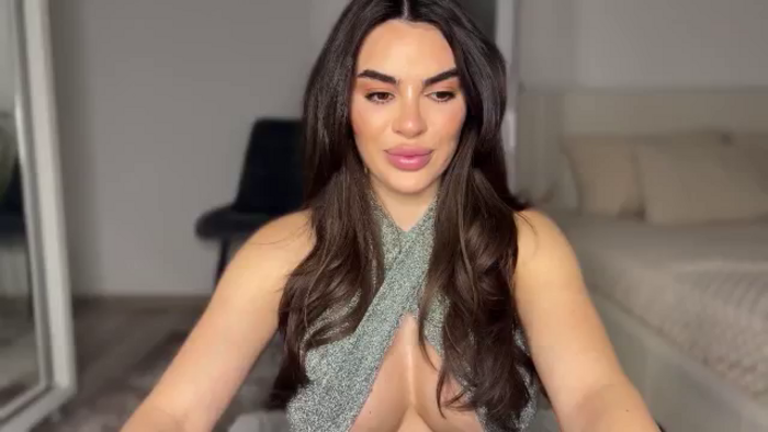 BustyMiaaa