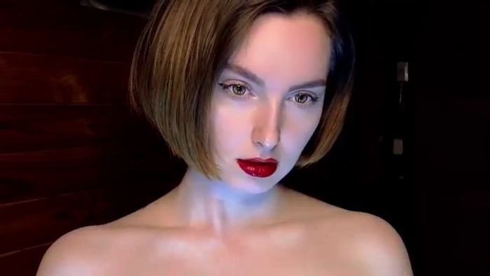 Red_Lips_Girl
