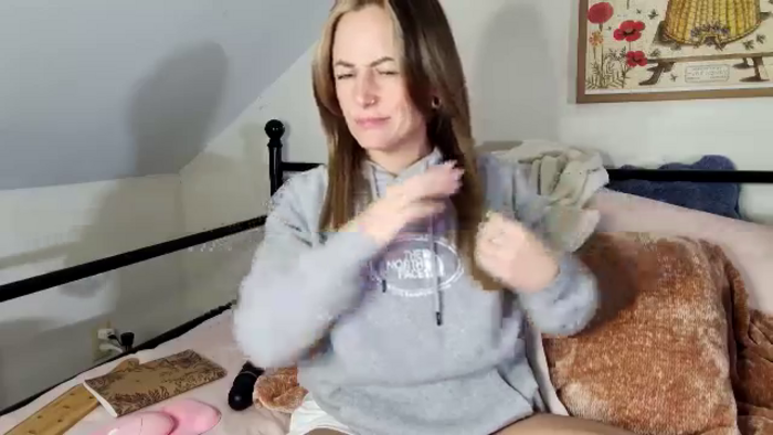 Lena_bee