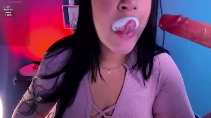 Luna_Throat
