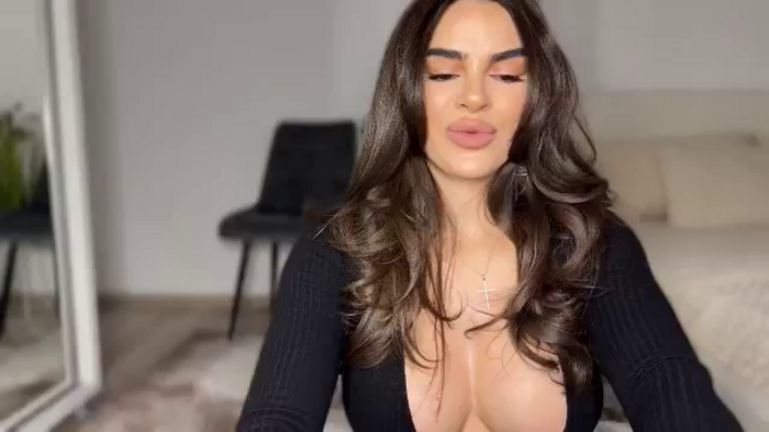 BustyMiaaa