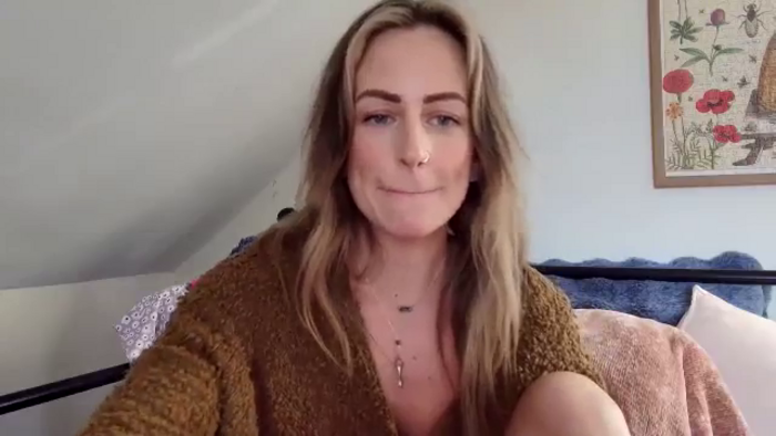 Lena_bee