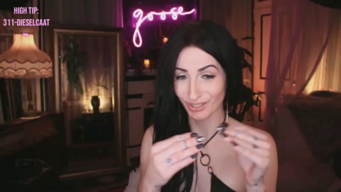 Lucy_Goose