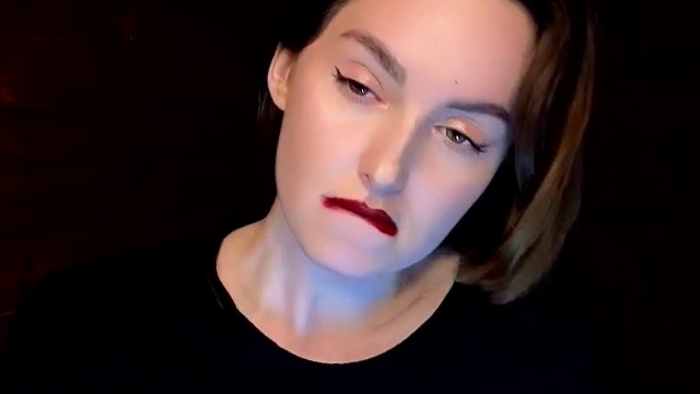 Red_Lips_Girl