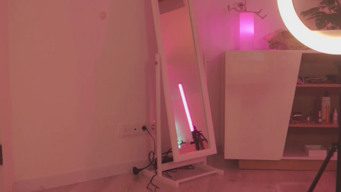 Sarah_Pink
