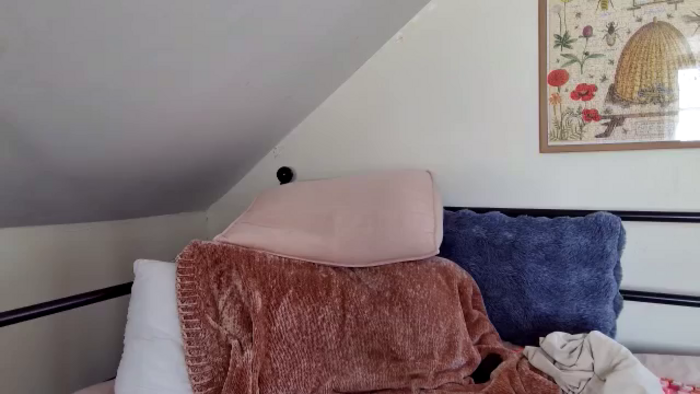 Lena_bee