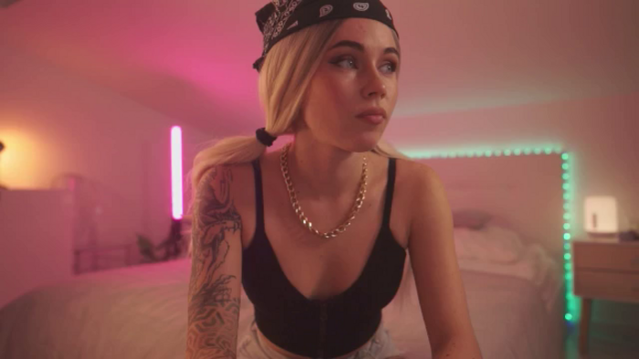 Sarah_Pink