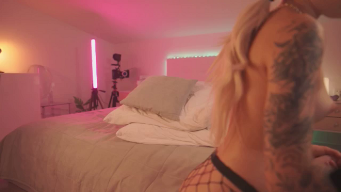 Sarah_Pink
