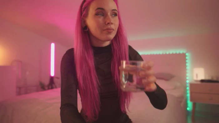 Sarah_Pink