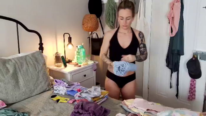Lena_bee