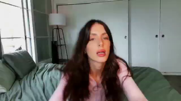 Ava____