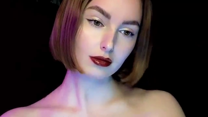 Red_Lips_Girl