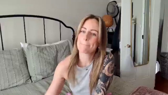Lena_bee