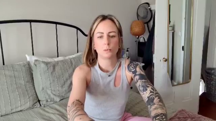 Lena_bee