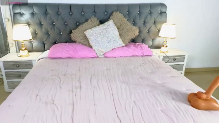 Mia_hott_