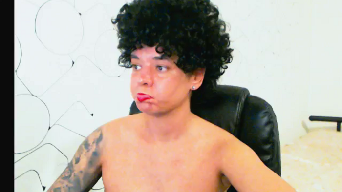 CurlyAnne_