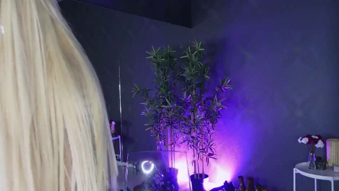 Shayblonde