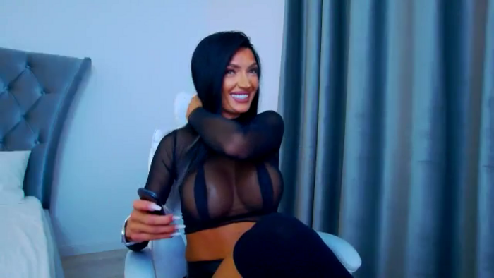 Karina_Smith