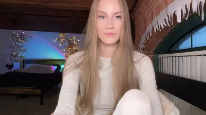 Luna_Moore1