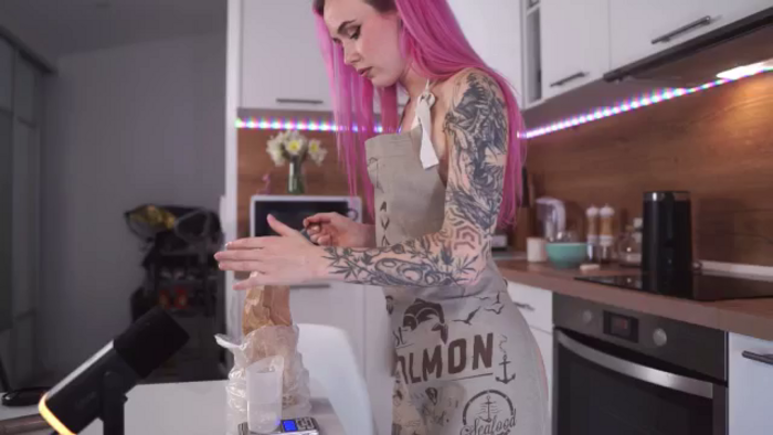 Sarah_Pink