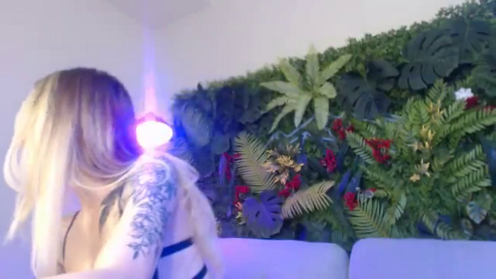 Horny_Blond