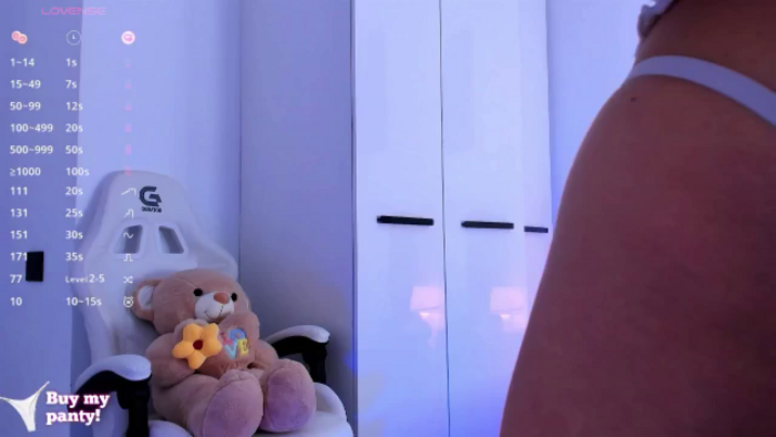 Ellamilano9