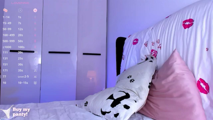 Ellamilano9