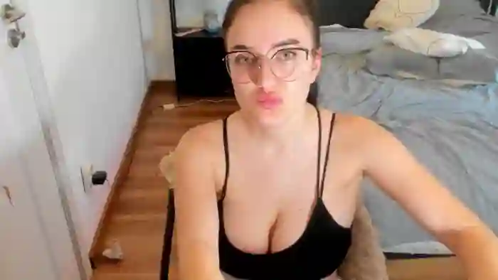2025/04/01/mfc-yourbustygirl-12-12-49