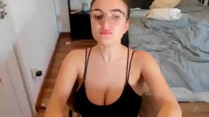 2025/04/01/mfc-yourbustygirl-12-50-43