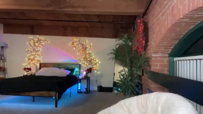 Luna_Moore1