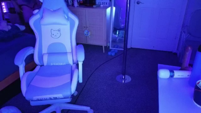 dolllface