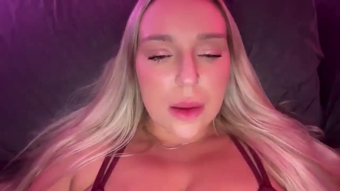 KissMyTitsPls
