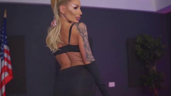 RaquelleVon