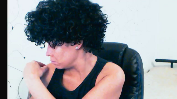 CurlyAnne_