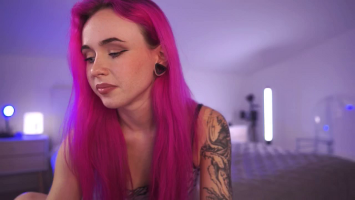 Sarah_Pink