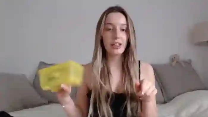 2025/04/15/mfc-elenaxkiss-10-43-10