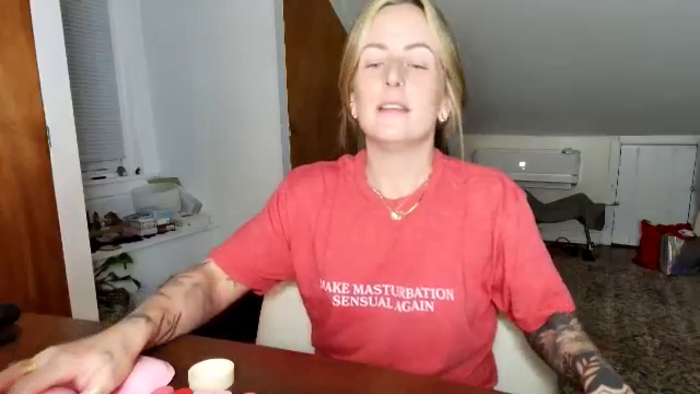 Lena_bee
