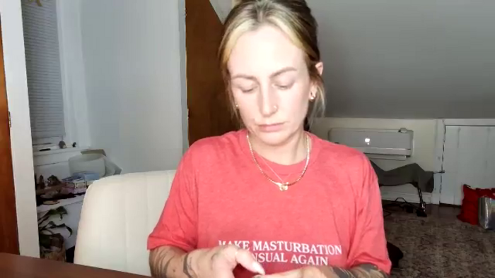 Lena_bee