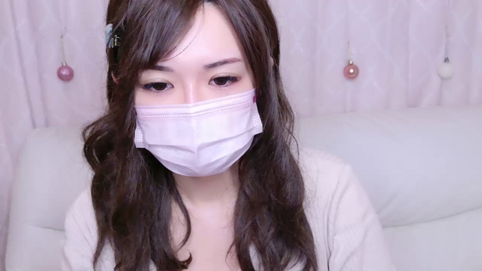 zxNAMIxz