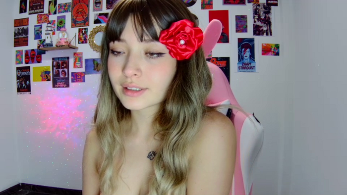 carolineJames