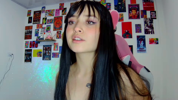 carolineJames
