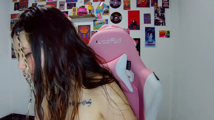 carolineJames