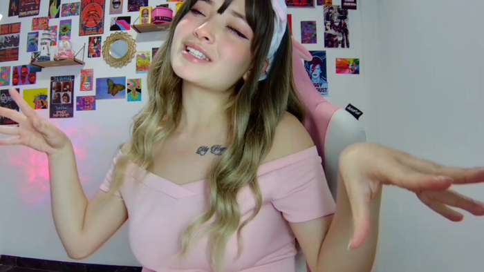carolineJames